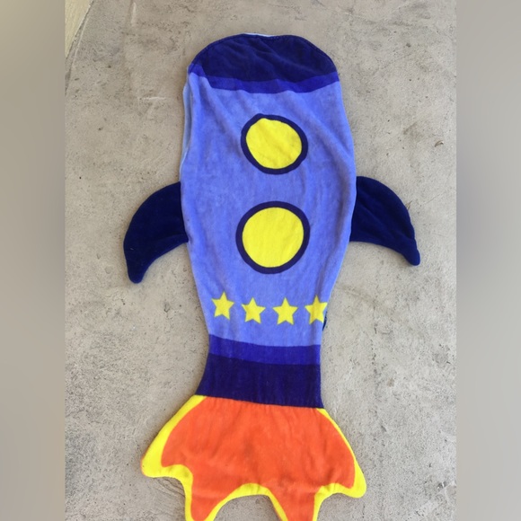 This is The Rocketship Blanket. - Picture 1 of 3